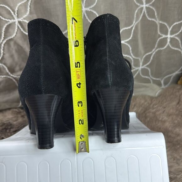(E2) Aerosoles Vintage Sleep In Black Suede Ankle Boots with Side Zip Sz 9.5 US - Picture 5 of 12